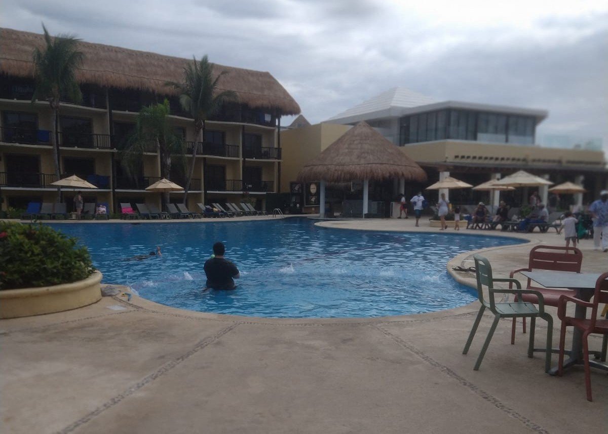 Clientes felices en la playa